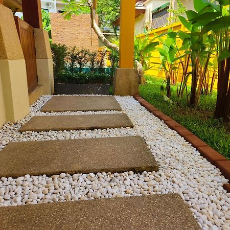 Karon Pool Villa 卡伦3卧泳池别墅 Buitenkant foto