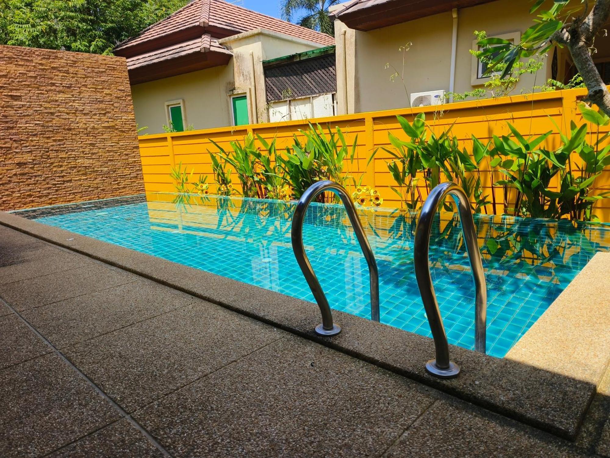 Karon Pool Villa 卡伦3卧泳池别墅 Buitenkant foto